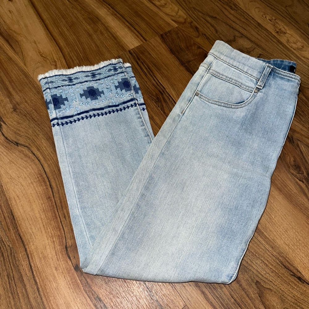 APNY Pull-On Straight Leg Jeans | Size 6 | Aztec Embroidered Hem